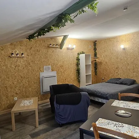 Apartment 4 *