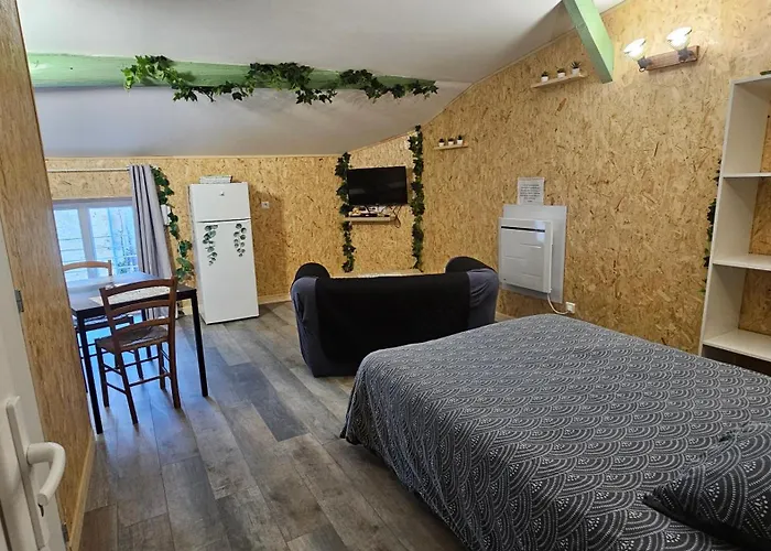 4 * Fains-Les-Sources